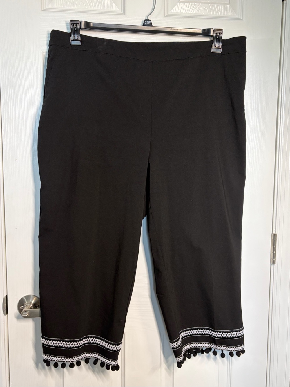 Zac & Rachel Black Cropped Pom-Trim Capris